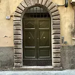La Casa Del Galletto - At The Top Of The City