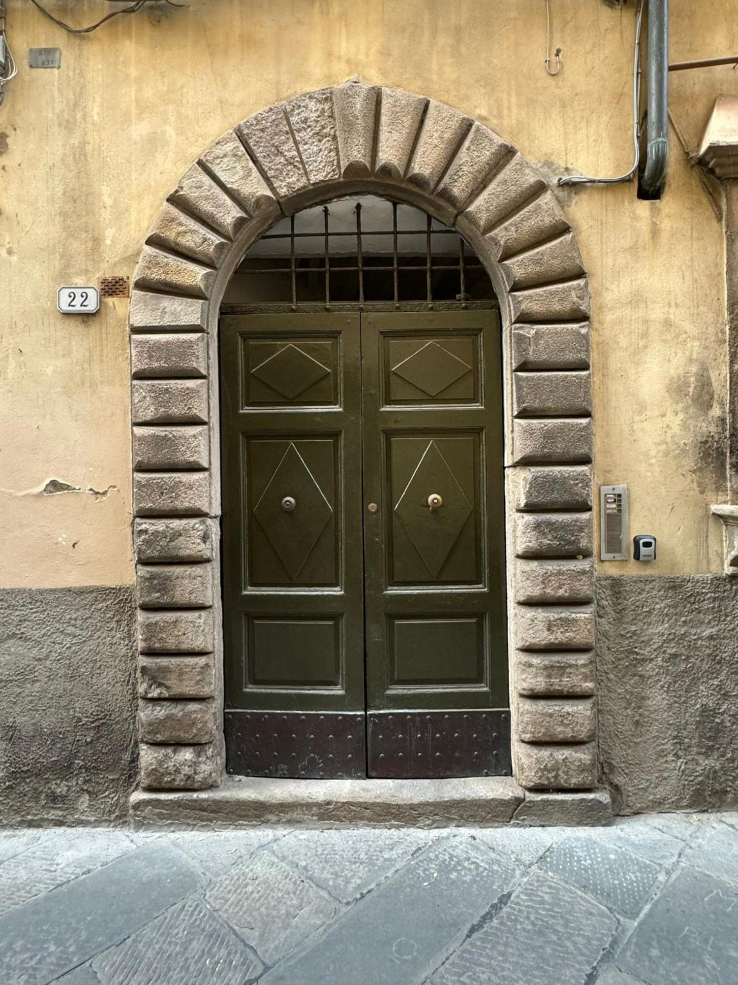 La Casa Del Galletto - At The Of The Apartment Lucca